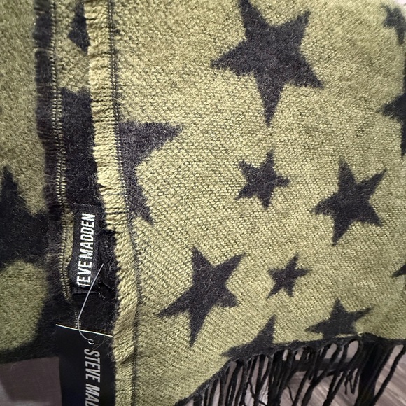 NWT STEVE MADDEN Scarf - Picture 6 of 6